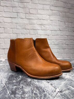 Adelante Shoe Co. Granada Ankle Boot in Caramel Leather W9B